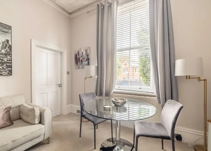 Charming Windsor Retreat, Cozy 1Bed, 1Bath