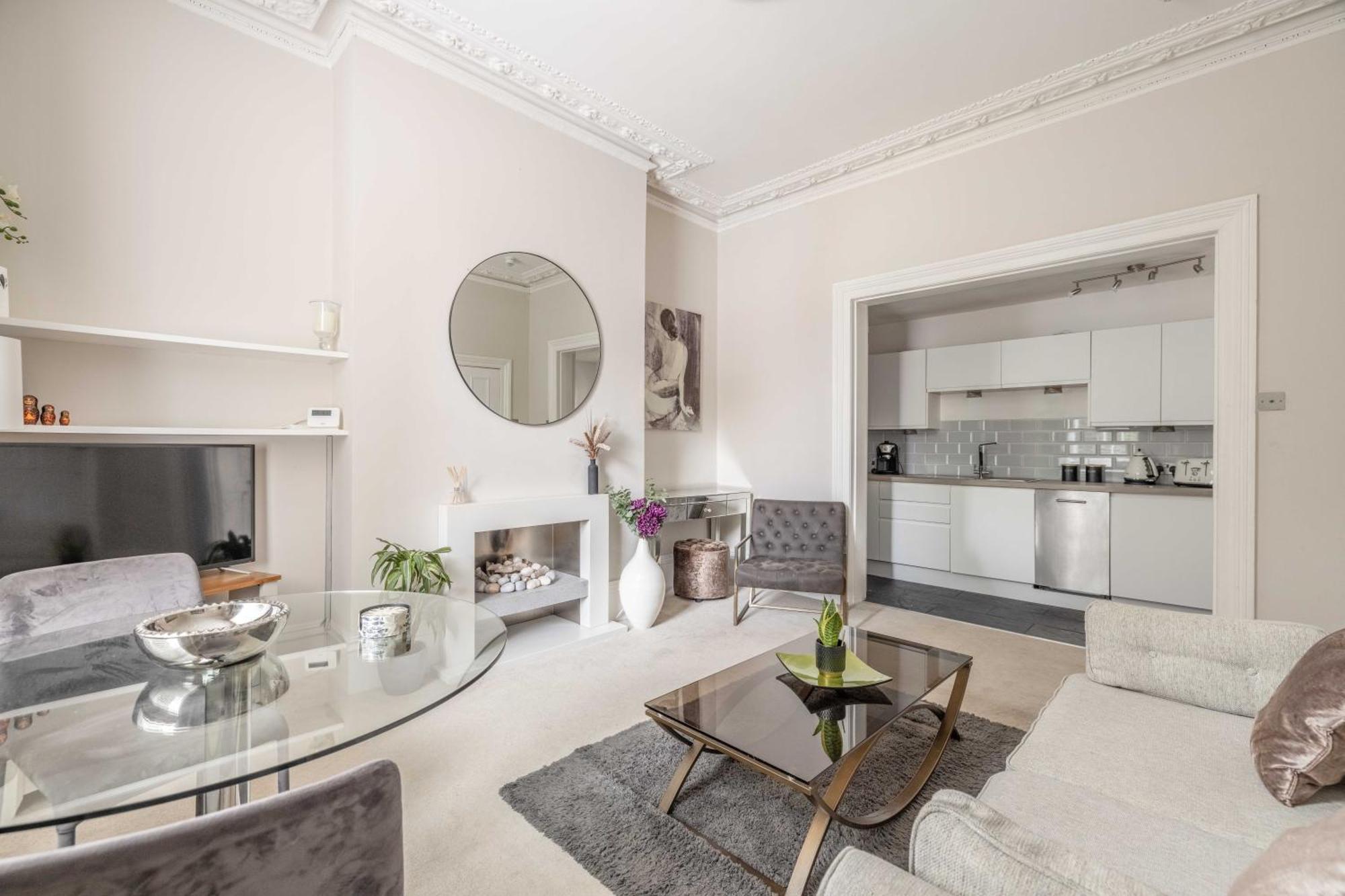 Apartment Charming Retreat, Cozy 1bed, 1bath *